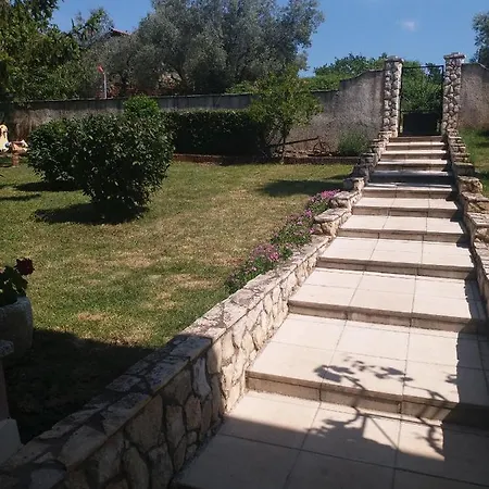 Apartman Sara *